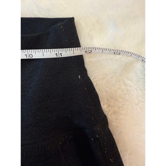 Beyond Yoga Joggers in Black - Picture 5 of 7